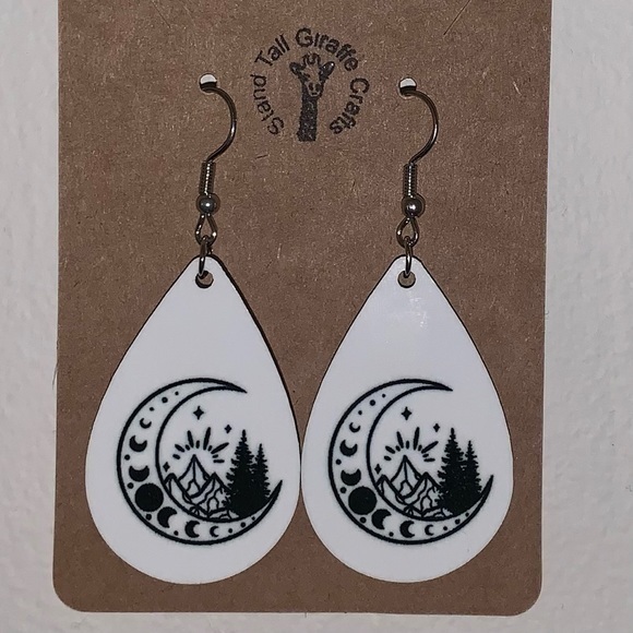 Hot Topic Jewelry - Witchy vibes moon child wood tear drop earring set new
